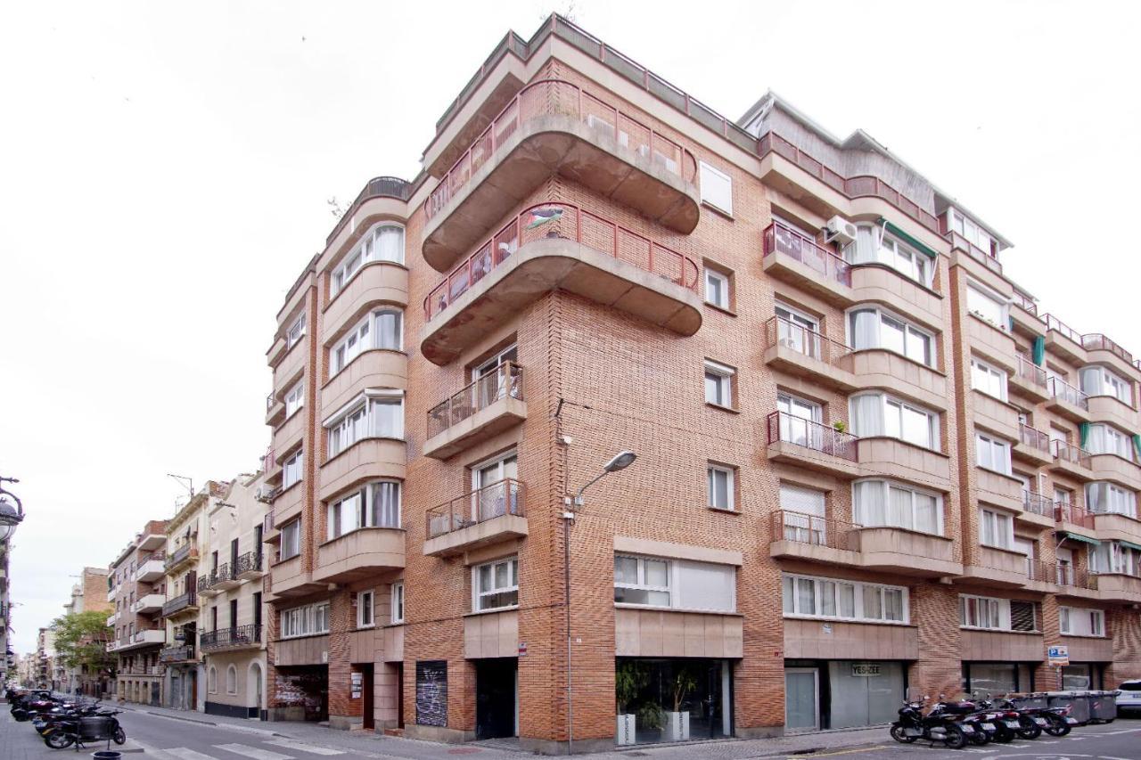 Barcelona City North Hostal Exterior photo
